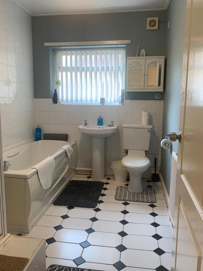 Be My Guest Liverpool - Ground Floor Apartment With Parking 外观 照片